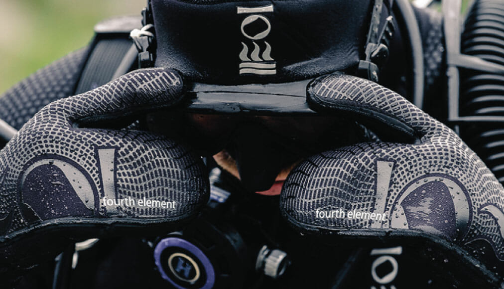https://dev.thehonestdiver.com/wp-content/uploads/2020/06/Fourth-Element-7mm-Mitts-Diver-Stretch.jpg