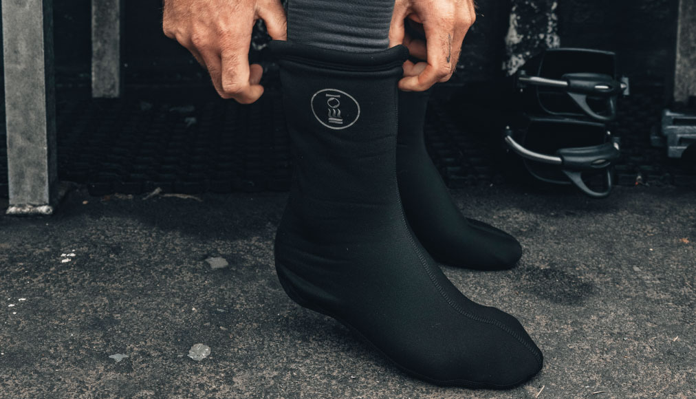 https://dev.thehonestdiver.com/wp-content/uploads/2020/06/Fourth-Element-Arctic-Undersuit-Socks-drysuit.jpg