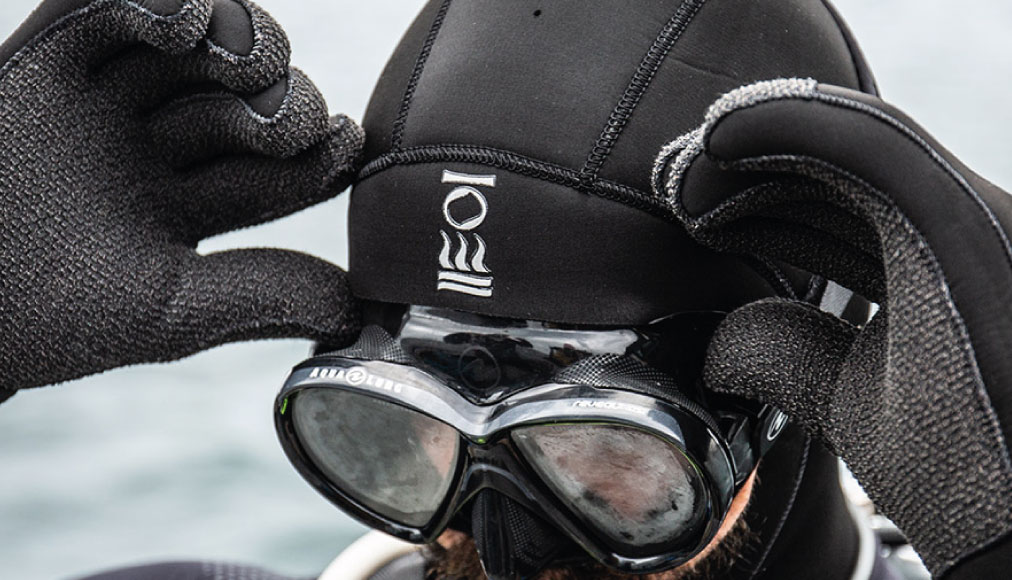 https://dev.thehonestdiver.com/wp-content/uploads/2020/06/Fourth-Element-Kevlar-Diving-Gloves-Flexibility.jpg