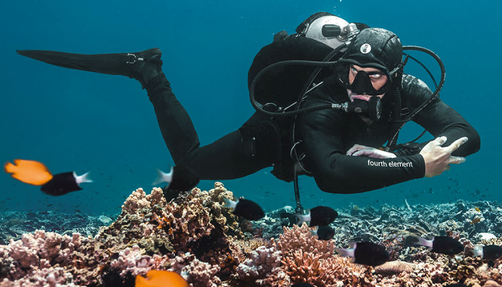 https://dev.thehonestdiver.com/wp-content/uploads/2020/06/Fourth-Element-Thermocline-One-Piece-Suit-for-tropical-diving.jpg