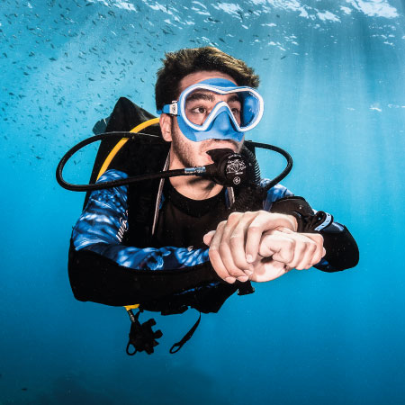 https://dev.thehonestdiver.com/wp-content/uploads/2020/06/diving-mask-aqualung-plazma.jpg