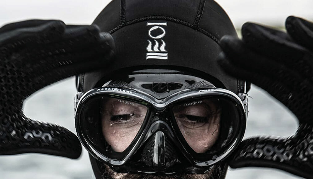 https://dev.thehonestdiver.com/wp-content/uploads/2021/01/Fourth-Element-5mm-Hooded-Vest-With-Mask.jpg