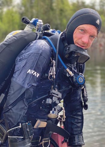 Diver wearing the Avatar drysuit bundle