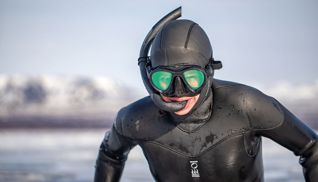 https://dev.thehonestdiver.com/wp-content/uploads/2022/12/Ice-diving-with-Fourth-Element-Float-Snorkel.jpg