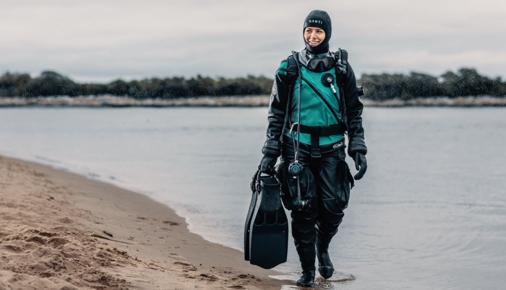 https://dev.thehonestdiver.com/wp-content/uploads/2023/03/Santi-elite-plus-ladies-first-drysuit.jpg